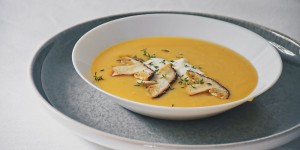 Beitragsbild des Blogbeitrags Bio Kartoffelsuppe mit Steinpilzen 