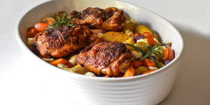 Beitragsbild des Blogbeitrags Ofen-Hähnchen mit Kürbis, Kartoffeln und Feta