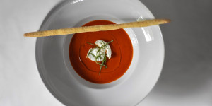 Beitragsbild des Blogbeitrags Tomatensuppe mit Burrata