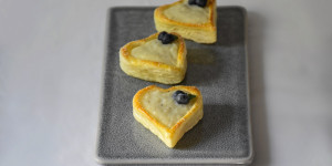 Beitragsbild des Blogbeitrags Blätterteig-Herzen mit Vanillecreme