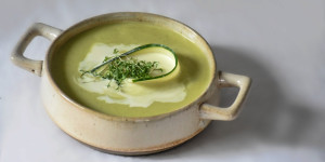 Beitragsbild des Blogbeitrags Zucchinicremesuppe