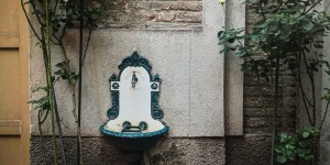 Beitragsbild des Blogbeitrags Ein Hinterhof in Wien