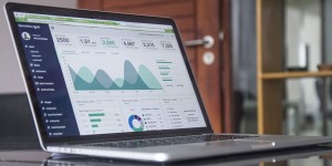 Beitragsbild des Blogbeitrags SEO Checkup: mein monatlicher SEO Workflow 