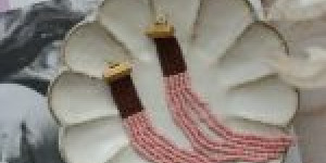 Beitragsbild des Blogbeitrags InJewels: Handgefertigte Statement Ohrringe aus Glasperlen von Alina Naomi