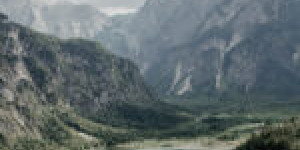 Beitragsbild des Blogbeitrags Almsee: Wanderung zum Ameisstein und rund um den Almsee