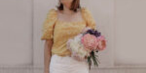 Beitragsbild des Blogbeitrags Sommer Outfit: Wie kombiniert man eine gelbe Bluse? 