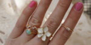 Beitragsbild des Blogbeitrags Summer Nail Design with Flowers in Pink, Türkis und Gelb with alessandro Striplac 