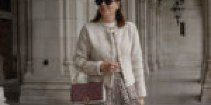 Beitragsbild des Blogbeitrags Herbst Outfit: Massimo Dutti Cardigan, floraler Rock von SAAJ