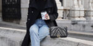 Beitragsbild des Blogbeitrags Winter Outfit mit schwarzen Wintermantel und Jeans 