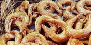 Beitragsbild des Blogbeitrags Pressburger Kipferl Rezept, Mohn und Nuss-Fülle 