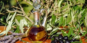 Beitragsbild des Blogbeitrags Olivenöl Degustation, so geht’s richtig 