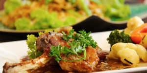 Beitragsbild des Blogbeitrags Lammkoteletts in der Pfanne zubereitet, Rezept