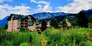 Beitragsbild des Blogbeitrags Liebes Rot Flüh Hotel, Wellness in Tiroler Bergen