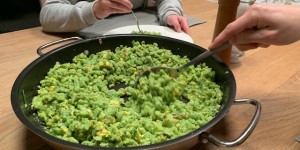 Beitragsbild des Blogbeitrags Bärlauch-Eiernockerl für 5 gute Esser – glutenfrei!