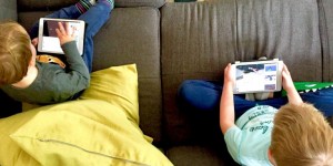 Beitragsbild des Blogbeitrags Wieviel Handyzeit ist okay für ein Kind?