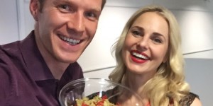 Beitragsbild des Blogbeitrags „Bin die Frau mit dem Koffer! ;-)“ – Moderatorin Silvia Schneider