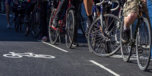 Beitragsbild des Blogbeitrags How to stay safe when cycling in the city after the winter 