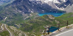 Beitragsbild des Blogbeitrags 10 Amazing Routes for Cycling in the Alps 