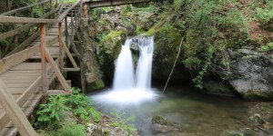 Beitragsbild des Blogbeitrags Ausflug zur Wander- und Wasserwelt Myrafälle