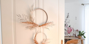 Beitragsbild des Blogbeitrags Boho-Kranz aus Pampasgras und Trockenblumen selber machen