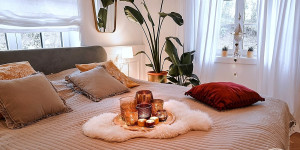 Beitragsbild des Blogbeitrags Mit diesen cozy Deko-Ideen wird dein Schlafzimmer gleich viel gemütlicher 