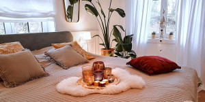 Beitragsbild des Blogbeitrags Mit diesen cozy Deko-Ideen wird dein Schlafzimmer gleich viel gemütlicher