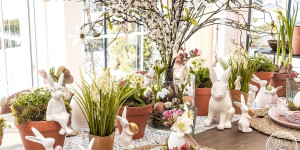 Beitragsbild des Blogbeitrags Frühlingshafte Tischdeko Idee für das Osterfrühstück
