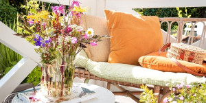 Beitragsbild des Blogbeitrags Super schnelles Vasen-DIY: Reagenzglas-Vase selber machen