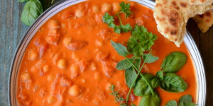Beitragsbild des Blogbeitrags Was kochen sie denn so, die ErnährungswissenschafterInnen? VEÖ Quarantäne-Kochbuch & Verlosung