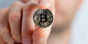 Beitragsbild des Blogbeitrags Erfahrungen mit Kryptowährung und Bitcoin auf dem Weg zur finanziellen Sicherheit