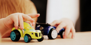 Beitragsbild des Blogbeitrags Investieren ist ein Kinderspiel – mit einem ETF die Welt abbilden