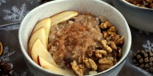 Beitragsbild des Blogbeitrags [Frühstück] Apfelstrudel-Porridge 