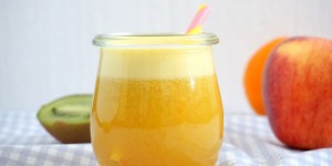 Beitragsbild des Blogbeitrags [Säfte & Smoothies] Pomelo – Orange – Apfel – Kiwi 