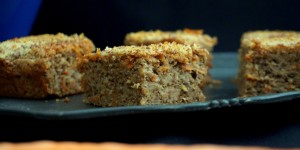 Beitragsbild des Blogbeitrags [Süß & Gesund] Glutenfrei, laktosefrei, ohne Zucker: Karottel-Apfel-Walnuss-Kuchen mit Buchweizenmehl 