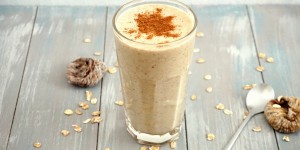 Beitragsbild des Blogbeitrags [Frühstück] Frühstücks-Smoothie mit Banane und getrocknete Feigen 