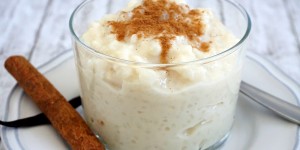Beitragsbild des Blogbeitrags [Süße Sünden] Milchreis mit Vanille 