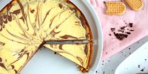 Beitragsbild des Blogbeitrags [Süße Sünden] Schoko-Vanille-Cheesecake 