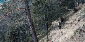 Beitragsbild des Blogbeitrags Wanderung ins Vomper Loch - Zwerchloch