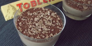 Beitragsbild des Blogbeitrags Schnelles Toblerone Mousse ohne Ei 