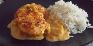 Beitragsbild des Blogbeitrags Schweinefilet in Curry mit Bananen und Käse überbacken 