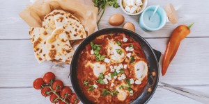 Beitragsbild des Blogbeitrags Shakshuka mit Pita-Brot 