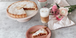 Beitragsbild des Blogbeitrags Sag‘ Danke, Mama – mit Kaffee und Kuchen