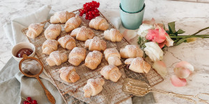 Beitragsbild des Blogbeitrags Burgenländische Marmeladekipferl