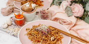 Beitragsbild des Blogbeitrags Asia-Nudeln mit Gemüse