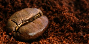 Beitragsbild des Blogbeitrags Warum Sie bei Stress auf eine gute Tasse Kaffee setzen sollten 