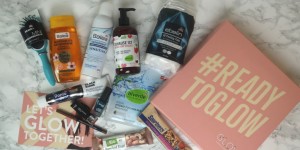 Beitragsbild des Blogbeitrags GLOWCON by dm – Unboxing GLOW Wien Box 