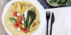 Beitragsbild des Blogbeitrags grüne Crepes mit Spargel