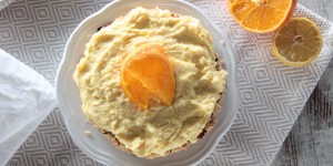 Beitragsbild des Blogbeitrags Honigkuchen mit Orangencreme