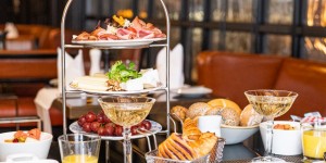 Beitragsbild des Blogbeitrags Brunch im Émile Restaurant | Hilton Vienna Plaza