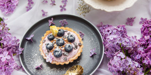 Beitragsbild des Blogbeitrags Heidelbeer-Tartelettes | Easy peasy fruchtig-sommerliche Mini-Törtchen
